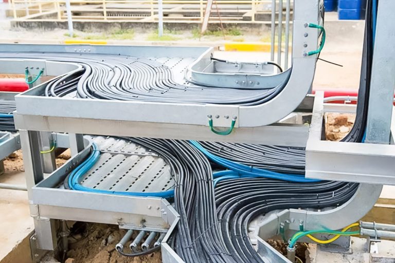 The Role of UAE Steel Standards in Cable Tray Manufacturing